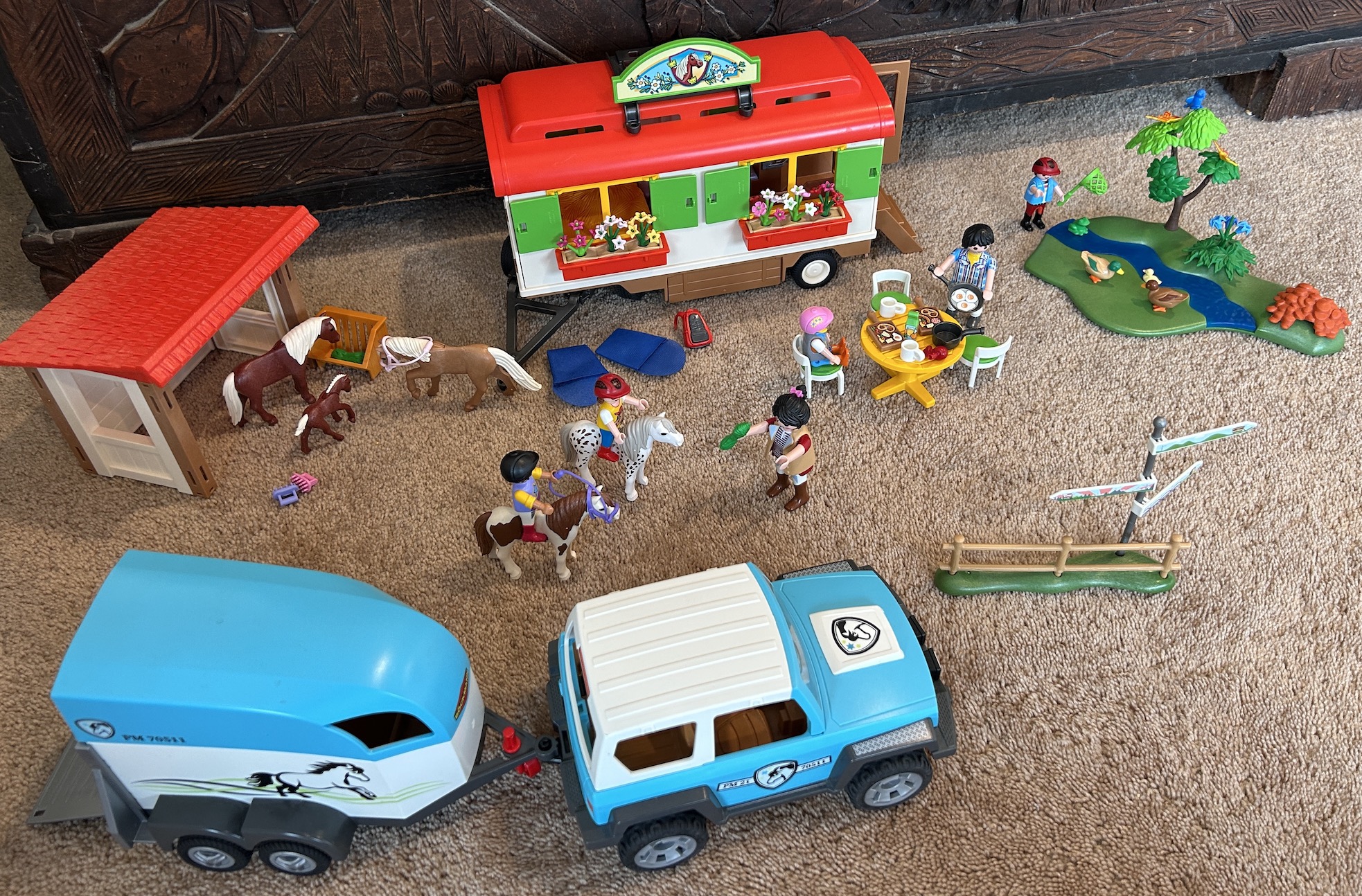 Playmobil Horse and Caravan Set